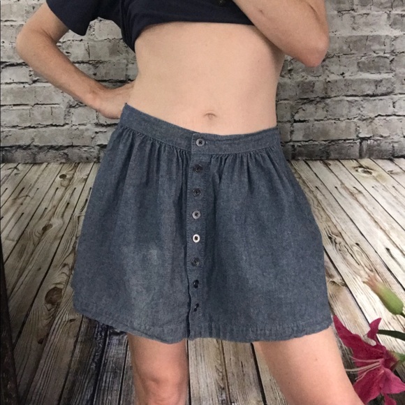 ‼️BCBG Denim A line buttoned Skirt w Pockets. i5‼️ - Picture 2 of 8